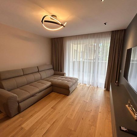B-Holiday Luxury Apartments Urban Plaza Braşov Exteriör bild