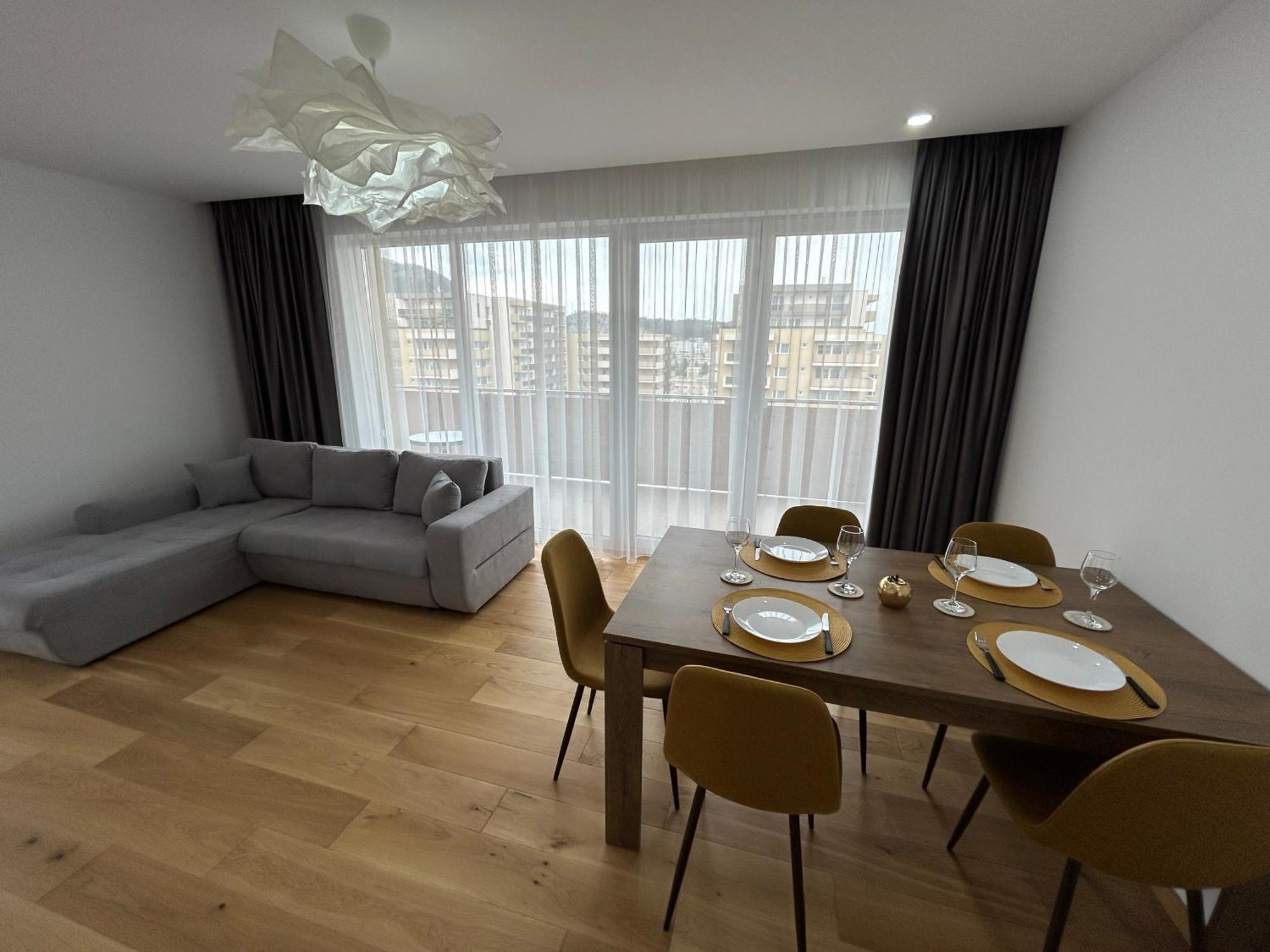 B-Holiday Luxury Apartments Urban Plaza Braşov Exteriör bild